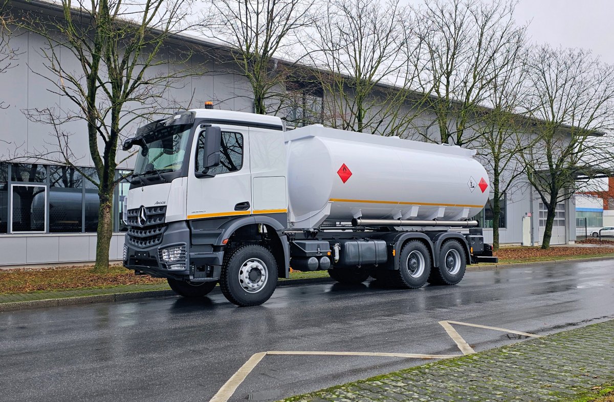 sliderbild-tankwagen-vor-pvg-ausschnitt-verkleinert